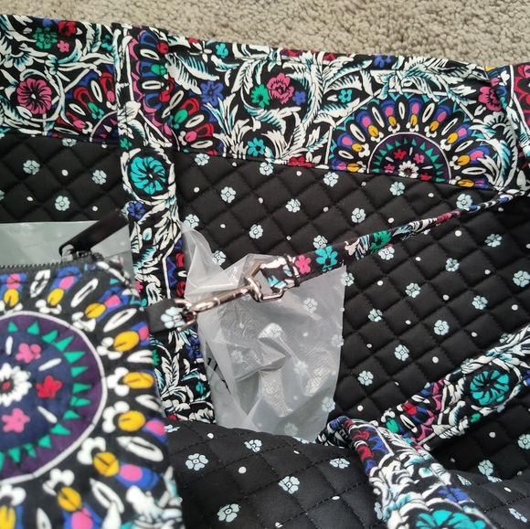 NWT Vera Bradley Grand Tote in Stained Glass Medallion - Picture 5 of 10